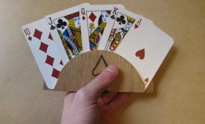 Is it Better to Play Card Games Online or in Real Life